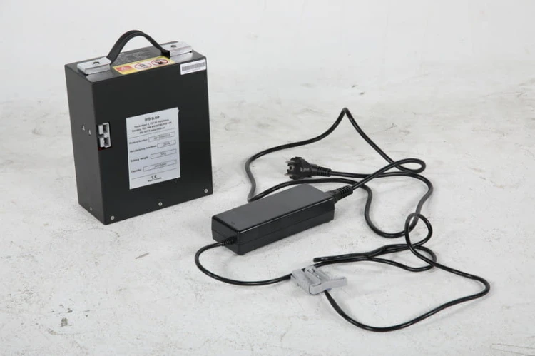 Wózek paletowy elektryczny CBD15 z baterią litową