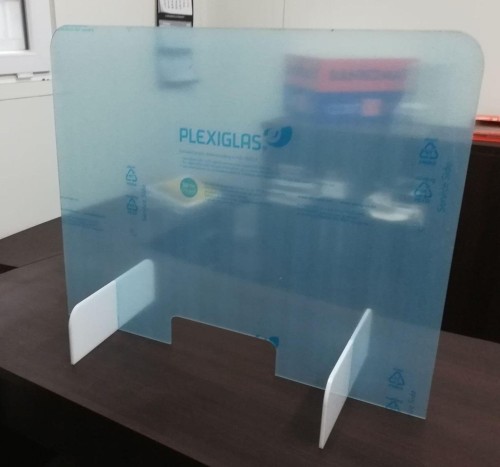 Osłona z plexi z oknem.JPG
