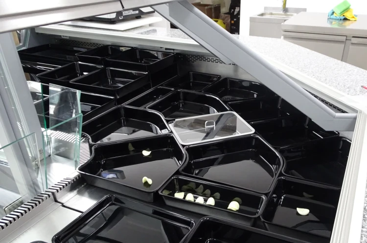 Pojemniki narożnik lady 80cm.jpg