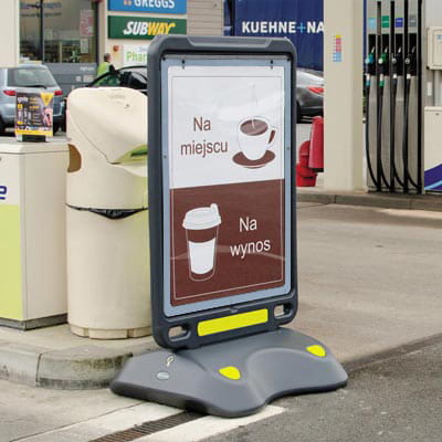 Dwustronny stojak reklamowy Advocate ze stabilną podstawą