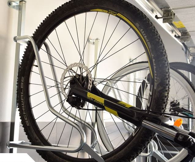 Metalowy wieszak na rowery Lift 3 Premium