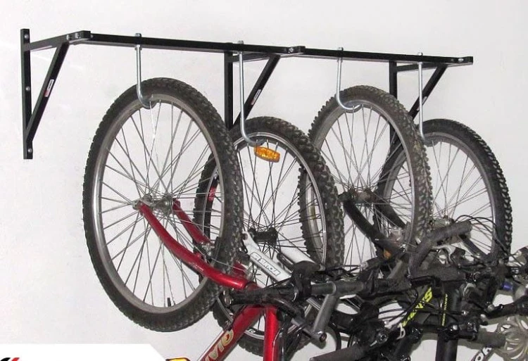 Metalowy wieszak na 5 rowerów z regulowanymi hakami