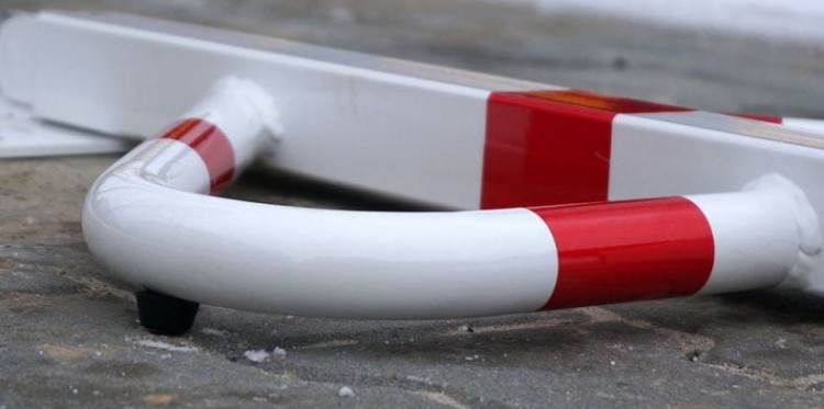 Duża blokada parkingowa składana na zamek