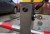 Owalna blokada miejsca parkingowego z zamkiem