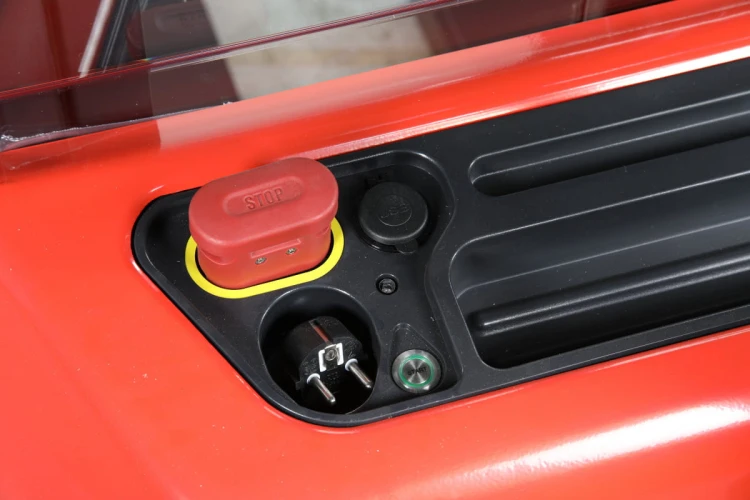 wózek z masztem 6.jpg