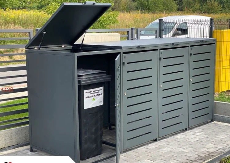 Zabudowa pojemników do segregacji odpadów 4x240 l
