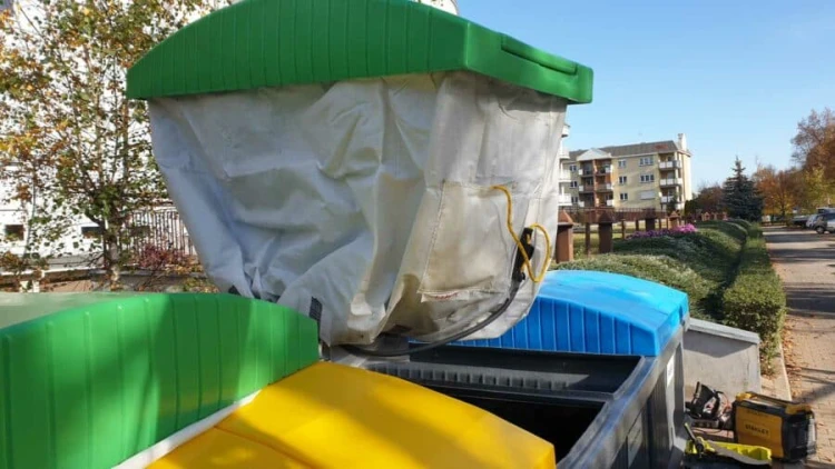 pojemnik naziemny opróżnianie 1.jpg