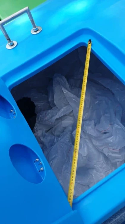 pojemnik naziemny otwór.jpg