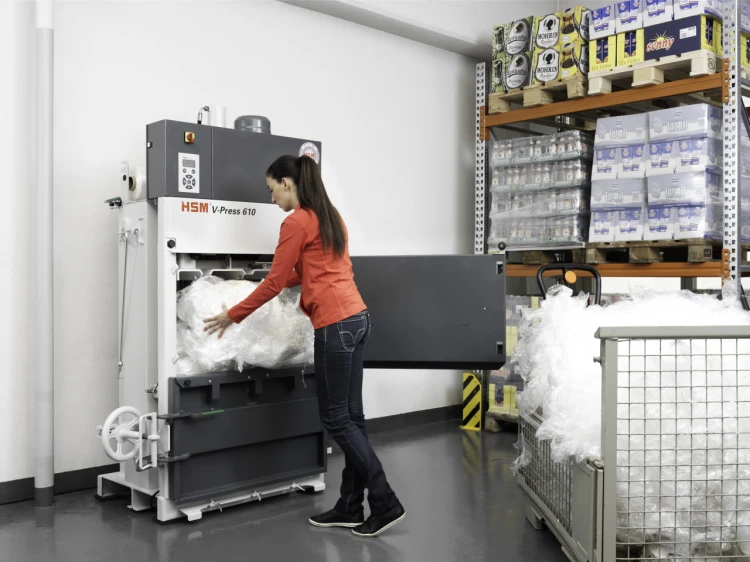 HSM V-Press 610 belownica z mechanicznym wyrzutnikiem beli