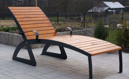 mała architektura ogrodowa leżak wypoczynkowy ogrodowy.JPG