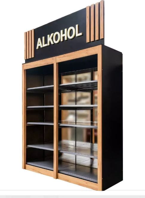 regał na alkohol z banerem.JPG