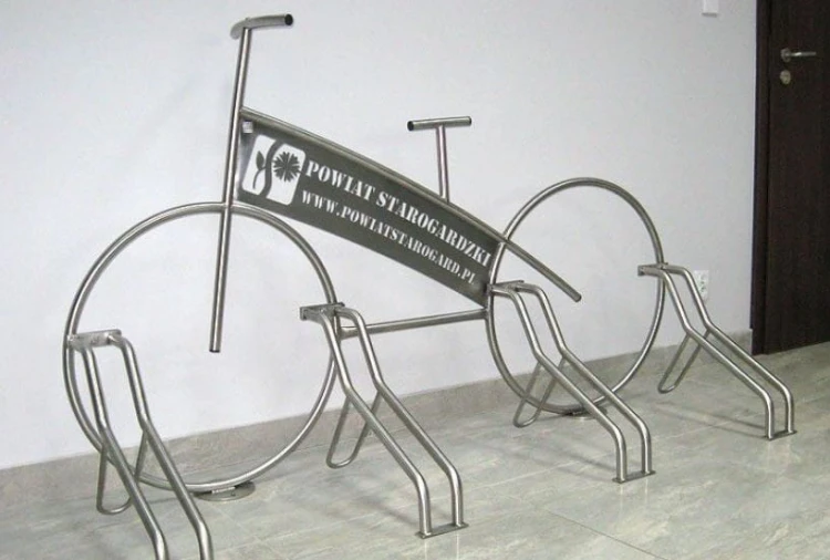 stojak na rowery z logo, wycinka laserowa, mała architektura.JPG