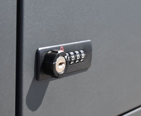 Boks na hulajnogi elektryczne z zamkami szyfrowymi