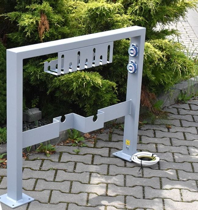 stojak rowerowy ze stacją ładowania, mała architektura, stojak ze stali ocynkowanej i malowanej, stojak ze stali nierdzewnej, producent.JPG