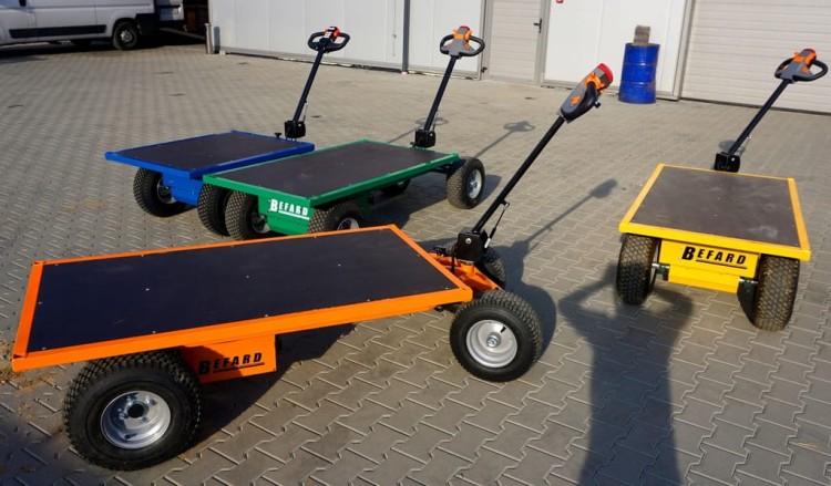 Wózek BEFARD UR600 do holowania ciężkich ładunków