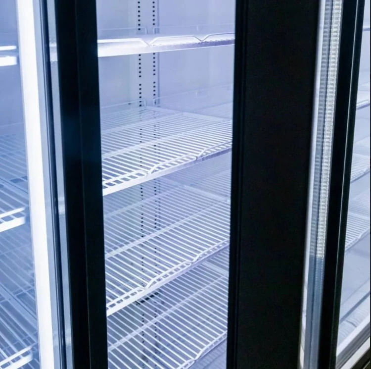 Duża witryna chłodnicza Mega-M 2248 l z 20 półkami