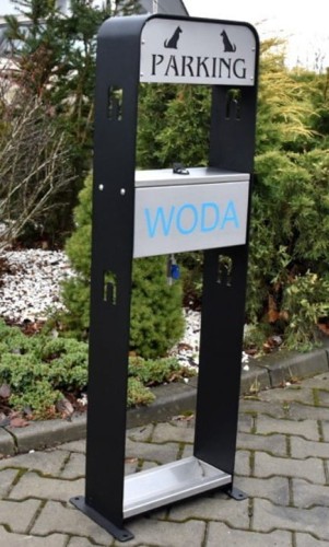 Metalowy parking dla psów z poidełkiem do przykręcenia
