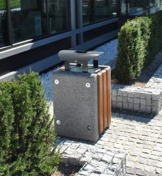 Betonowo drewniany Kosz na śmieci 50 litrów z daszkiem.jpg