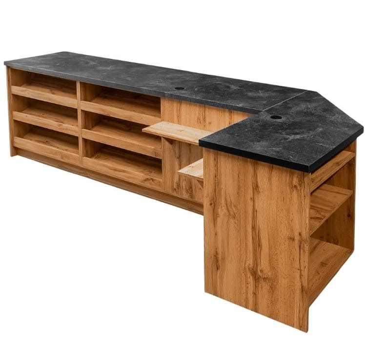 lada sprzedażowa alkoholowa z półkami na produkty impulsowe