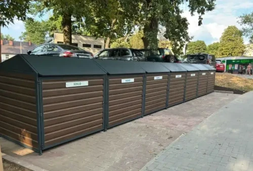 Trwała obudowa na pojemnik 1100 l z blachy trapezowej