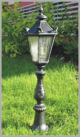 Żeliwny lampion Gicor z szybkami z plexi