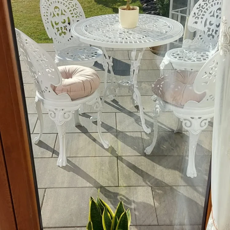 Stół żeliwny ogrodowy ROMANTIC o średnicy 75 cm