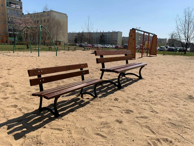 Kompletna ławka dziecięca SMERF do przedszkola