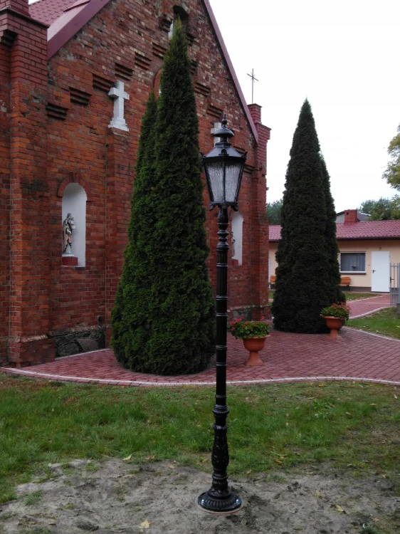 Żeliwny lampion ogrodowy z oprawką E27