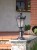 Żeliwna lampa ogrodowa z szybami z plexi