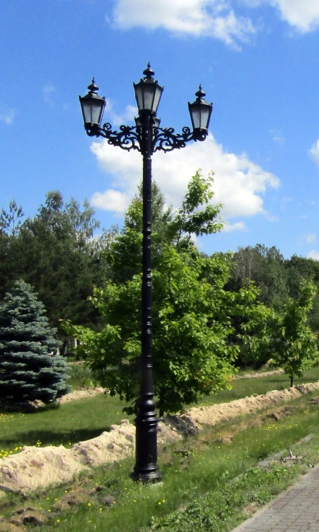 Żeliwna lampa ogrodowa do parku i ogrodu