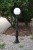 Lampa żeliwna o wysokości 140 cm z kulą 25 cm