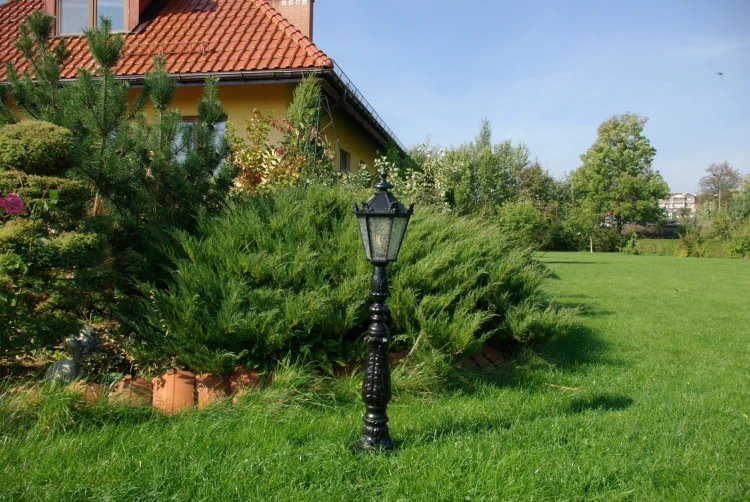 Polska lampa żeliwna Gicor malowana proszkowo