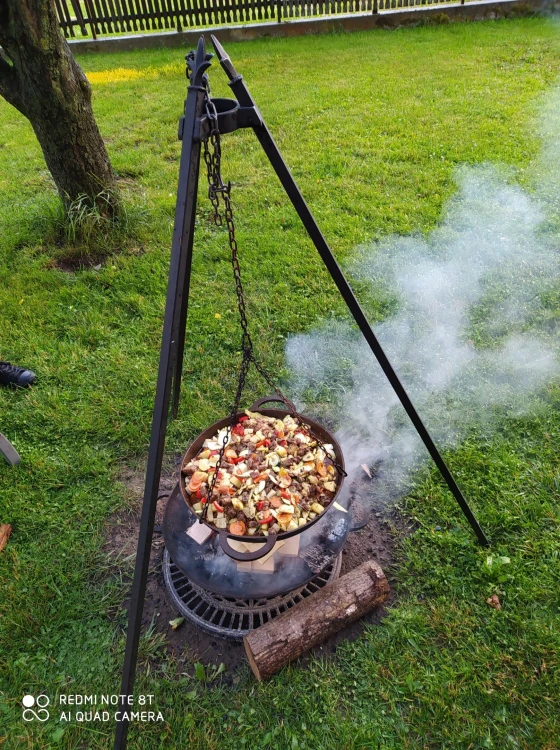 Patelnia żeliwna 40 cm z wypaloną powłoką olejową