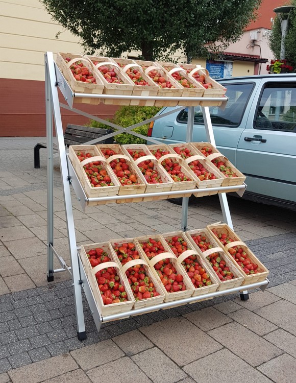 stojak składany 3 truskawki sezon.jpg