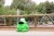 Nowoczesny kosz na śmieci Froggo do przestrzeni publicznych