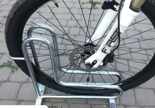 6-stanowiskowy stojak rowerowy RAD-6 z tabliczkami reklamowymi