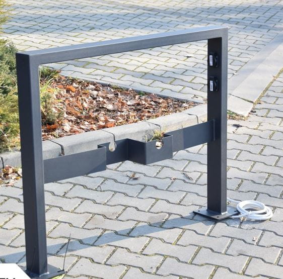 Stojak rowerowy U-17 ze stacją ładowania rowerów elektrycznych, stal nierdzewna