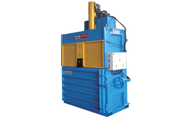 Belownica pionowa XT Pack z serii XTY-LE, bela 150-700 kg, Ecobalers