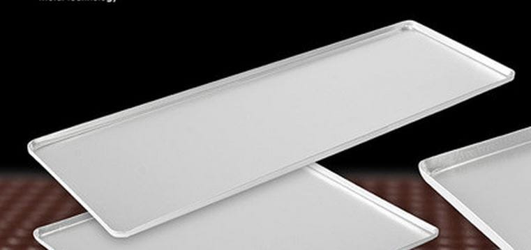 Taca cukiernicza, srebrna, 60x20cm, 4 ranty (1 lub 2 cm), aluminiowa, tłoczona, na ciasto do witryny cukierniczej